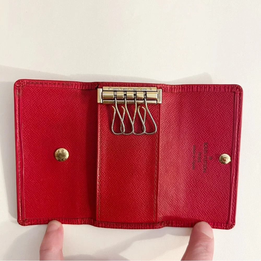 Louis Vuitton Authentic 4-Hook Key Holder in Castillian Red Epi Leather VTG